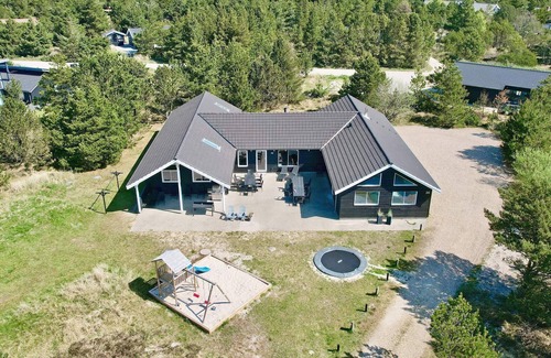 Blavand Strand House | 22 person holiday home in Blåvand
