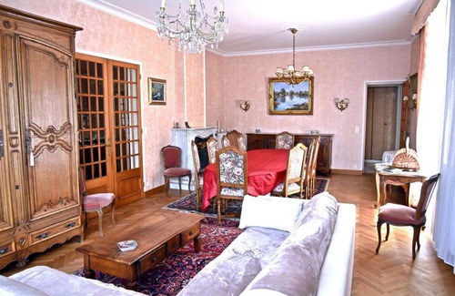Charleville-Mezieres House | 220 m² Gîte ∙ 6 bedrooms ∙ 12 guests