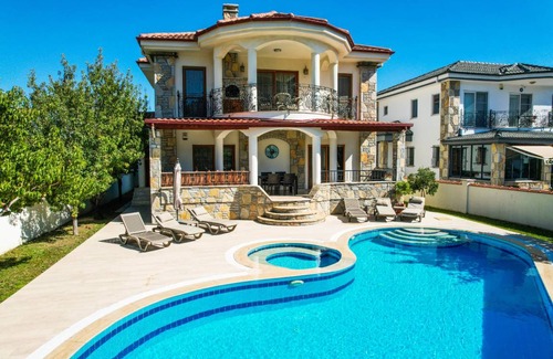 Dalyan City Center Villa | 220 m² Villa ∙ 4 bedrooms ∙ 11 guests
