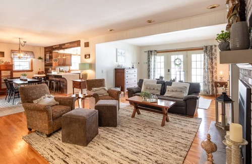 Keezletown House | 222 m² House ∙ 3 bedrooms ∙ 6 guests