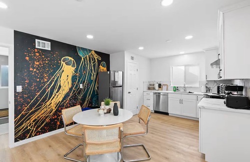 Redwood City House | 222 - New, Stylish Quiet 2B1B w/Yard near Stanford