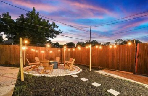 Northwest Dallas House | 223 m² House ∙ 6 bedrooms ∙ 20 guests