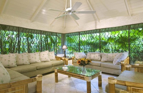Gibbs Bay Villa | 223 m² Villa ∙ 4 bedrooms ∙ 8 guests