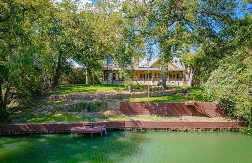 Seguin House | 224 m² House ∙ 4 bedrooms ∙ 13 guests