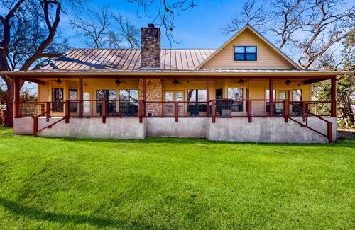 Seguin House | 224 m² House ∙ 4 bedrooms ∙ 13 guests