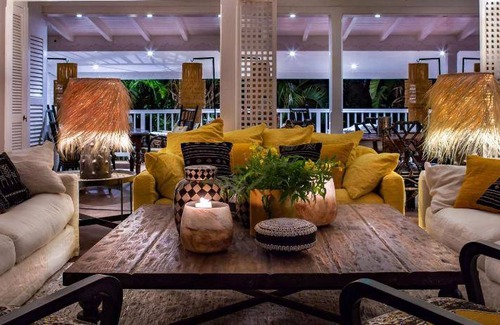 Flamands Hotel | 225 m² Hotel ∙ 3 bedrooms ∙ 20 guests