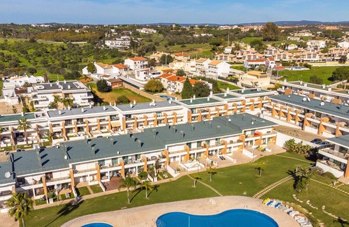 Branqueira House | #226 Vila LII by Home Holidays