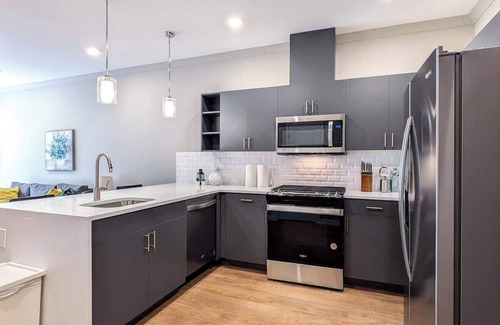 Dunellen Apartment | 227 Modern 1BR Apt Walk to NJT