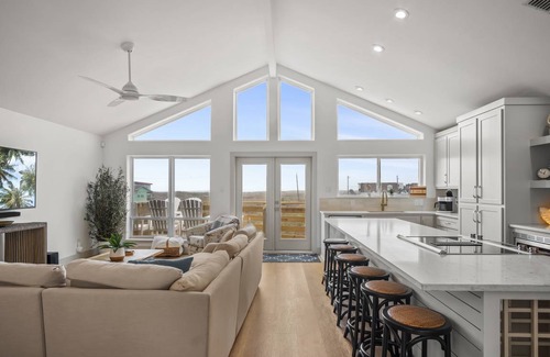 Sand Point House | 228 m² House ∙ 5 bedrooms ∙ 12 guests