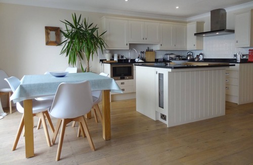 Bigbury-on-Sea Cottage | 23 BURGH ISLAND CAUSEWAY, family friendly in Bigbury-On-Sea