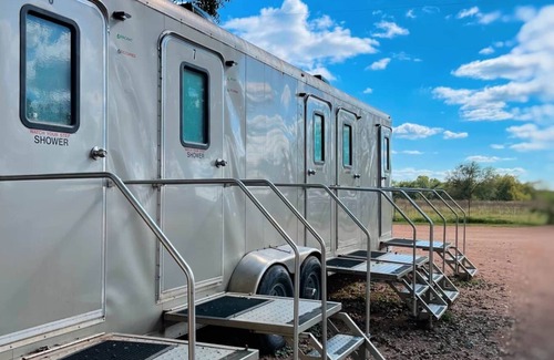 Prairie Lea Cabin | #23 Son's River Ranch - Glamping Cabin w/2 Queen Beds