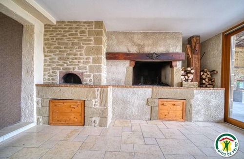 Chateauneuf-de-Galaure House | 230 m² Gîte ∙ 6 bedrooms ∙ 15 guests