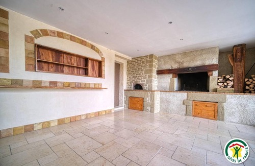 Chateauneuf-de-Galaure House | 230 m² Gîte ∙ 6 bedrooms ∙ 15 guests