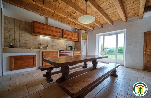Chateauneuf-de-Galaure House | 230 m² Gîte ∙ 6 bedrooms ∙ 15 guests