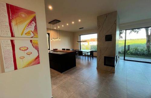 Haslau-Maria Ellend Apartment | 230 m² Apartment ∙ 6 bedrooms ∙ 13 guests