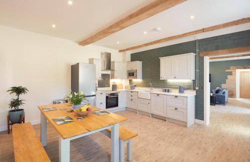 Haresfield House | 230 m² House ∙ 6 bedrooms ∙ 14 guests