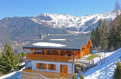 Riddes House | 230 m² House ∙ 6 bedrooms ∙ 12 guests