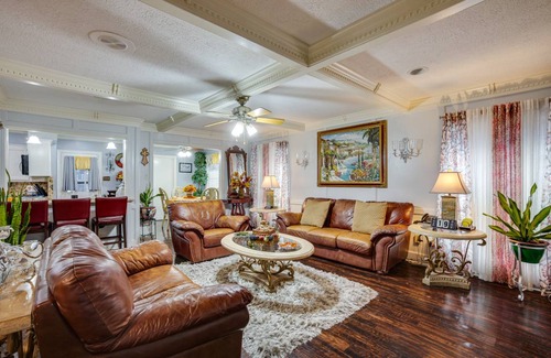 Briarcrest Estates House | 238 m² House ∙ 4 bedrooms ∙ 8 guests