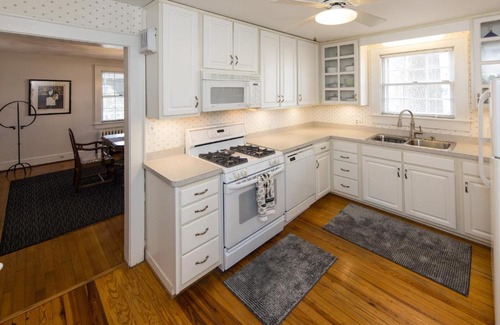 Northeast Virginia Beach House | 23rd Street White House