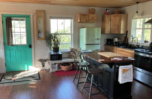 West Tremont House | 24 - Funky and charming, 'small house' in West Tremont