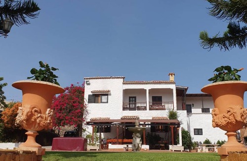 Moya House | 240 m² House ∙ 7 bedrooms ∙ 10 guests