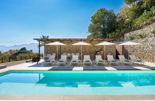 Savoca Villa | 240 m² Villa ∙ 5 bedrooms ∙ 10 guests