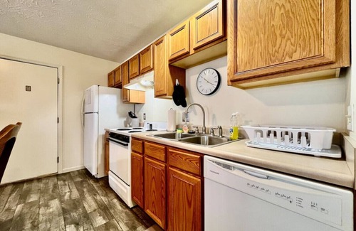 Monroe House | 240 Overbrook - NEW · Frank's funky and fashionable furnished home