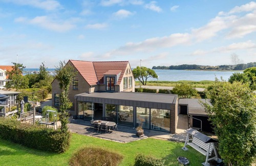 Hejls House | 243 m² House ∙ 4 bedrooms ∙ 8 guests