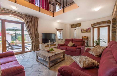 Koper House | 248 m² House ∙ 5 bedrooms ∙ 12 guests