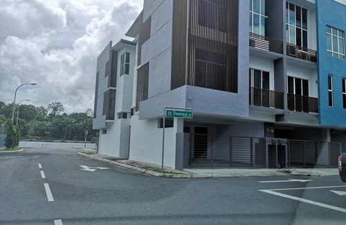 Sandakan House | 24hr Security Guarded Comfy Home in Sandakan