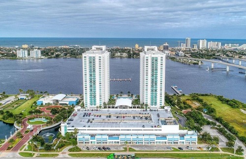 Kingston Condo | 24TH FLOOR WITH STUNNING ENDLESS VIEWS