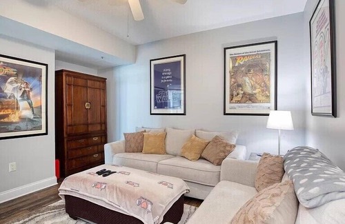 Kingston Condo | 24TH FLOOR WITH STUNNING ENDLESS VIEWS