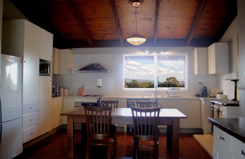 Yackandandah Other | 25 acre private farm house less than 3km to Yackandandah township