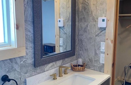 Alban Resort | 25 French River Rooms