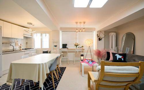Chunghyeon-dong Apartment | 25 m² Apartment ∙ 3 bedrooms ∙ 6 guests
