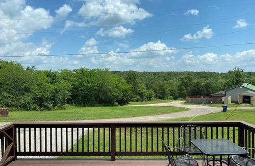 Henderson House | .25 miles from lake with public boat launch, Henderson ramp 12 min drive