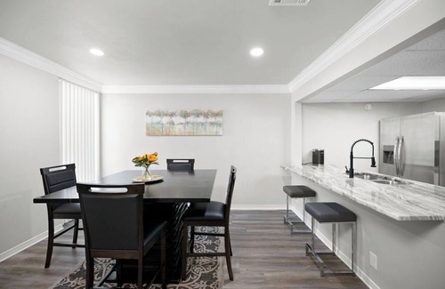 North Arlington Condo | 25% OFF-3BD/2.5BA-Condo-Six Flags-G.Prairie-GP32A
