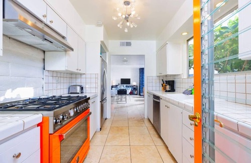 Old Las Palmas Apartment | 25% Off Sept 4-6 Quiet & Cozy, Great Reviews -Pool