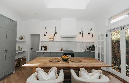 Wagga Wagga Apartment | 250 m² Apartment ∙ 2 bedrooms ∙ 4 guests