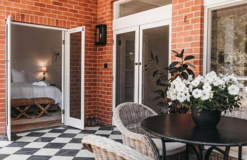 Wagga Wagga Apartment | 250 m² Apartment ∙ 2 bedrooms ∙ 4 guests
