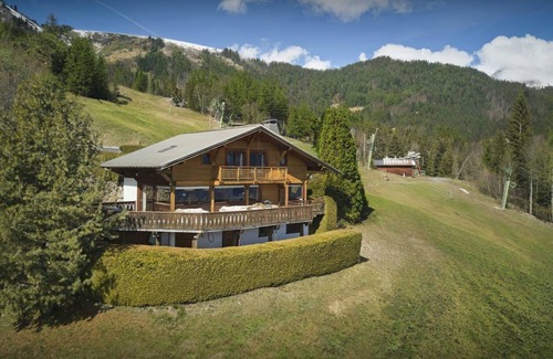 Cordon Ski Chalet | 250 m² Chalet ∙ 7 bedrooms ∙ 13 guests