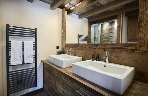 Cordon Ski Chalet | 250 m² Chalet ∙ 7 bedrooms ∙ 13 guests