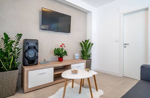 Mastrinka House | 250 m² House ∙ 5 bedrooms ∙ 12 guests