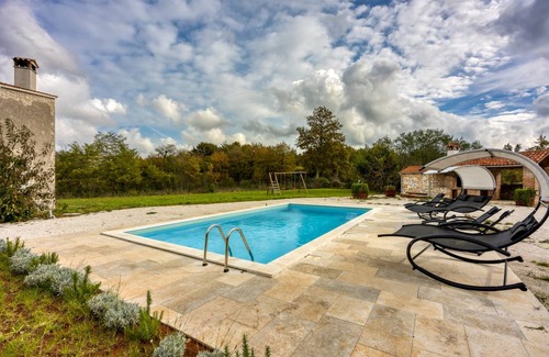 Modrusani House | 250 m² House ∙ 6 bedrooms ∙ 11 guests