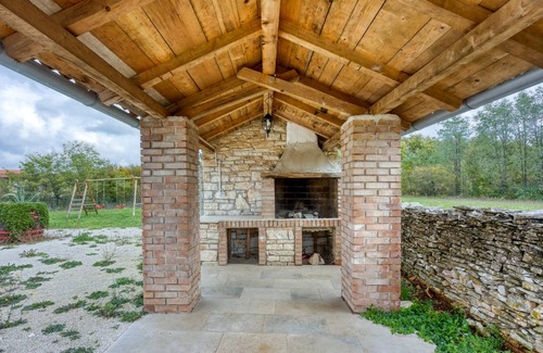 Modrusani House | 250 m² House ∙ 6 bedrooms ∙ 11 guests