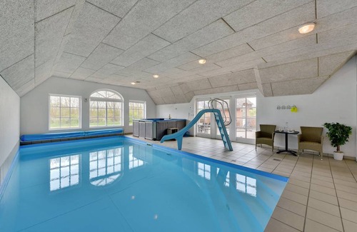 Øby House | 250 m² House ∙ 7 bedrooms ∙ 18 guests
