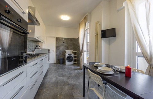Cesano Boscone Resort | 250 m² Private room ∙ 1 bedroom ∙ 2 guests