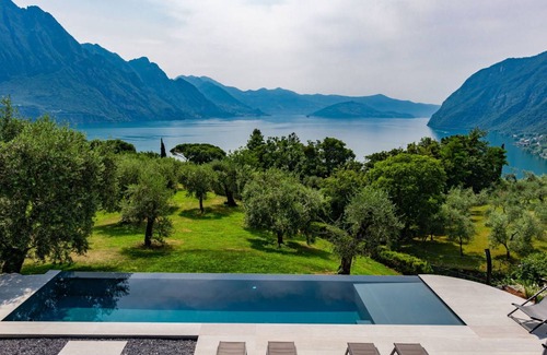 Riva di Solto Villa | 250 m² Villa ∙ 5 bedrooms ∙ 10 guests