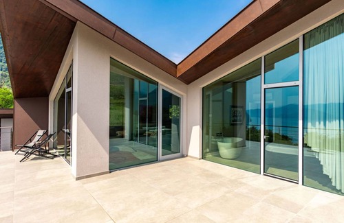 Riva di Solto Villa | 250 m² Villa ∙ 5 bedrooms ∙ 10 guests