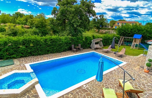 Muzini House | 252 m² House ∙ 5 bedrooms ∙ 11 guests